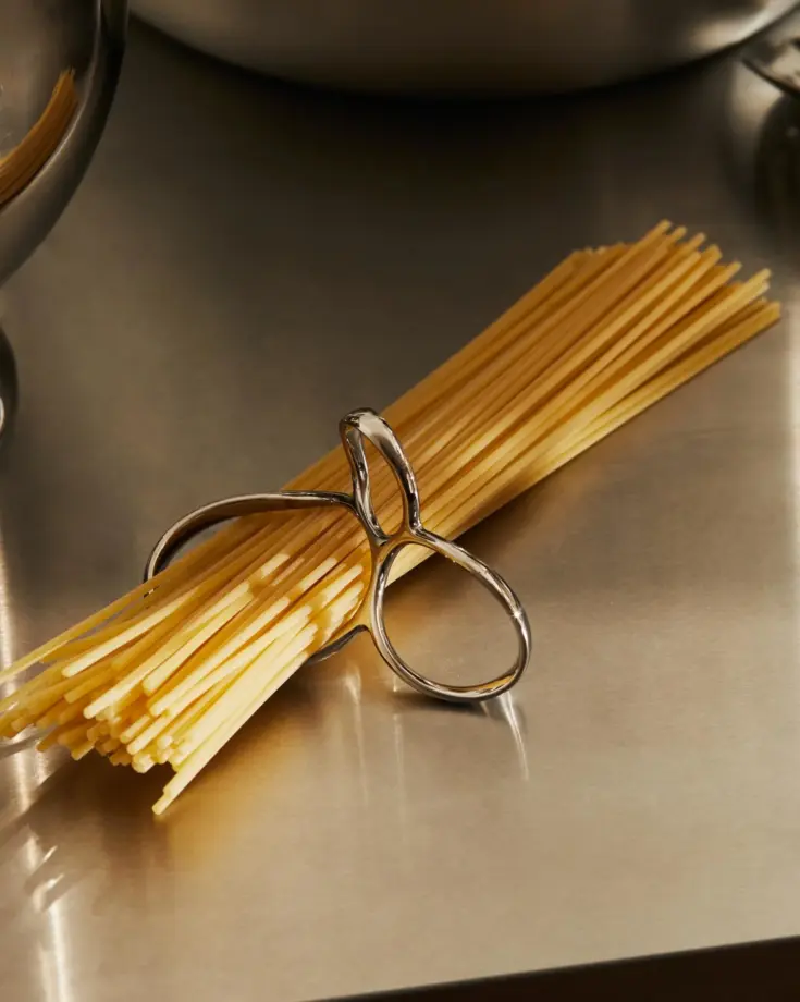 Mesure à spaghetti design Voile en acier – Alessi