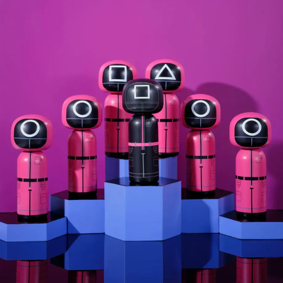 Kokeshi Squid Games Travailleur Masqué &#8211; Lucie  Kaas