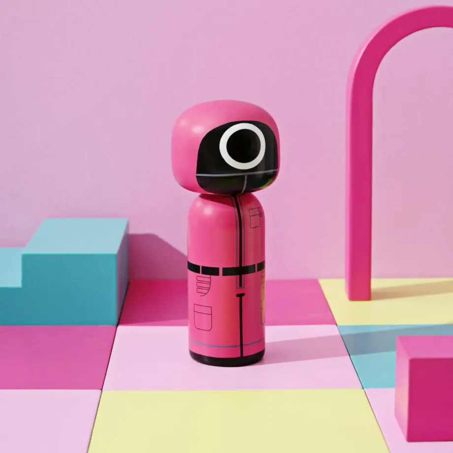 Kokeshi Squid Games Travailleur Masqué &#8211; Lucie  Kaas