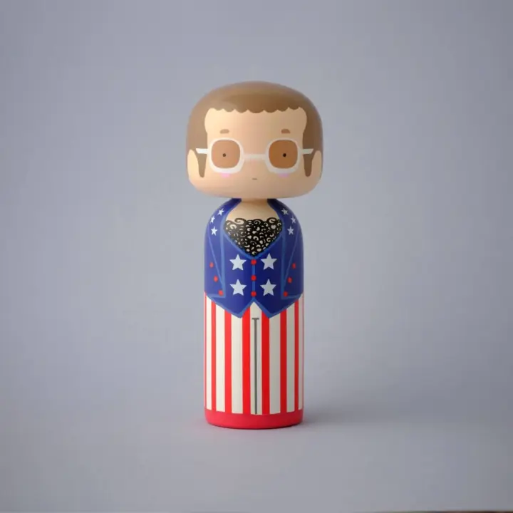 Kokeshi Elton USA &#8211; Lucie  Kaas