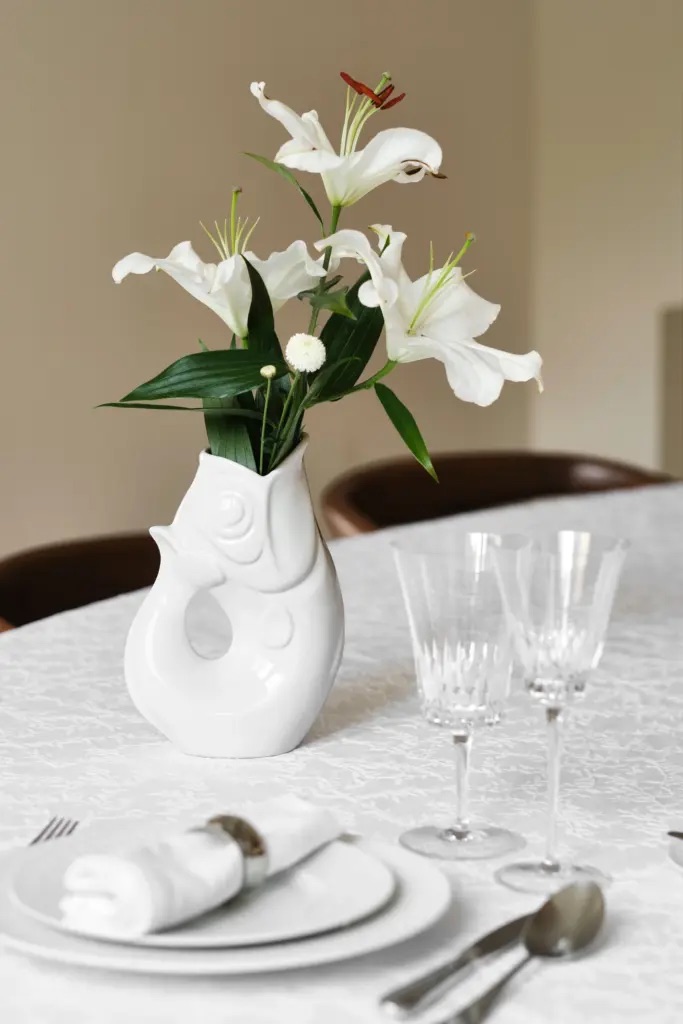 Carafe Glouglou habillant un repas convivial