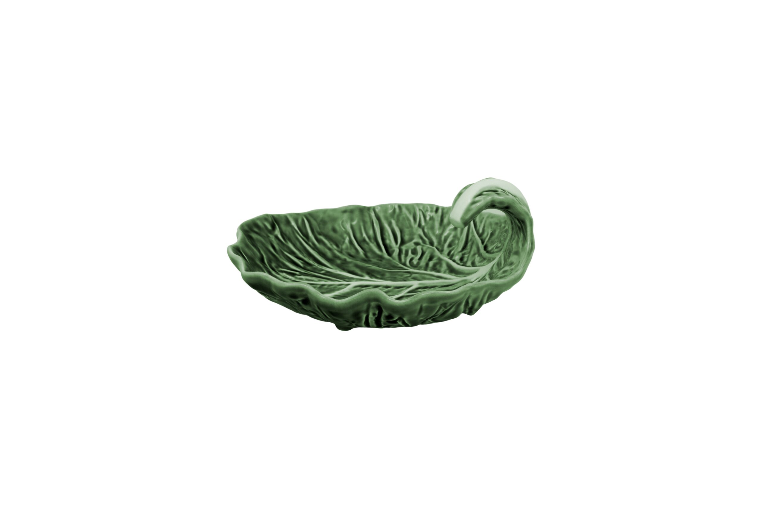 Plat en forme de feuille de chou Bordallo Pinheiro, céramique artisanale portugaise aux détails réalistes et au design végétal emblématique.